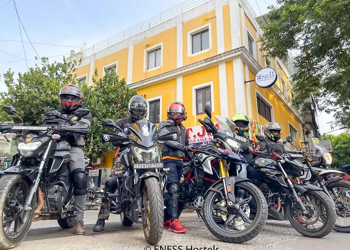 Eness Hostels Pondicherry